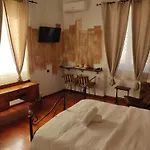 Hostel 1920's & Beds