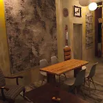 1920's & Beds Hostel Kalamata
