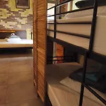 1920's & Beds Hostel Kalamata
