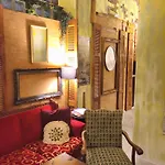 1920's & Beds * Kalamata
