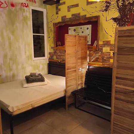 1920's & Beds Hostel *