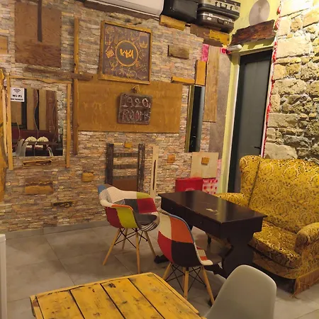 1920's & Beds Hostel