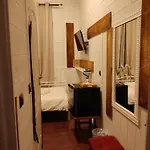 1920's & Beds Hostel