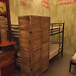 1920's & Beds بيت شباب كالاماتا