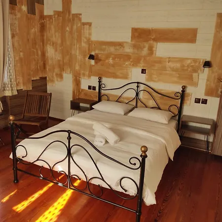 Vandrarhem 1920's & Beds Kalamata