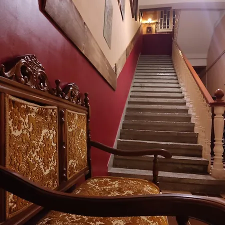 Hostel 1920's & Beds