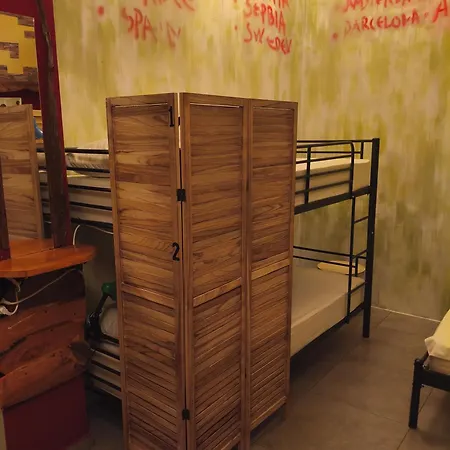 1920's & Beds Vandrarhem Kalamata
