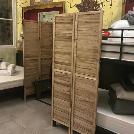 Hostel 1920's & Beds