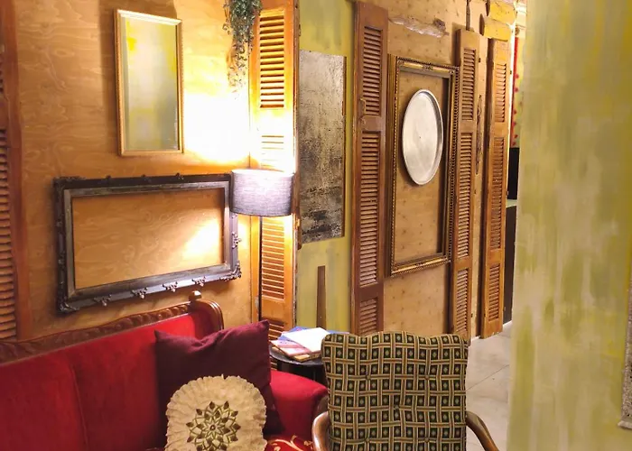 1920's & Beds * Kalamata